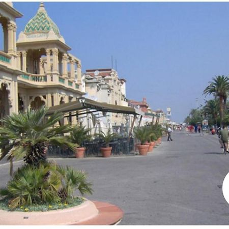 Historical Apartments By Seaside فياريجيو المظهر الخارجي الصورة