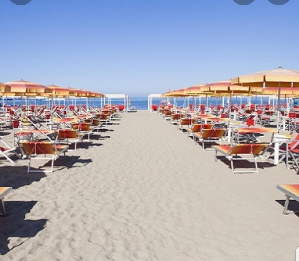 Historical Apartments By Seaside فياريجيو المظهر الخارجي الصورة