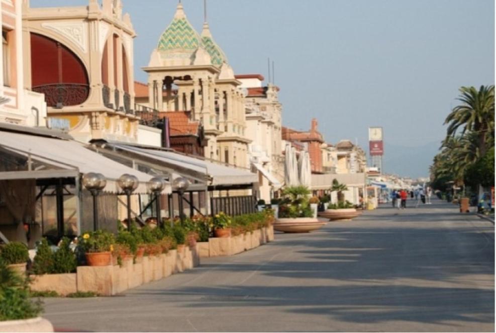 Historical Apartments By Seaside فياريجيو المظهر الخارجي الصورة