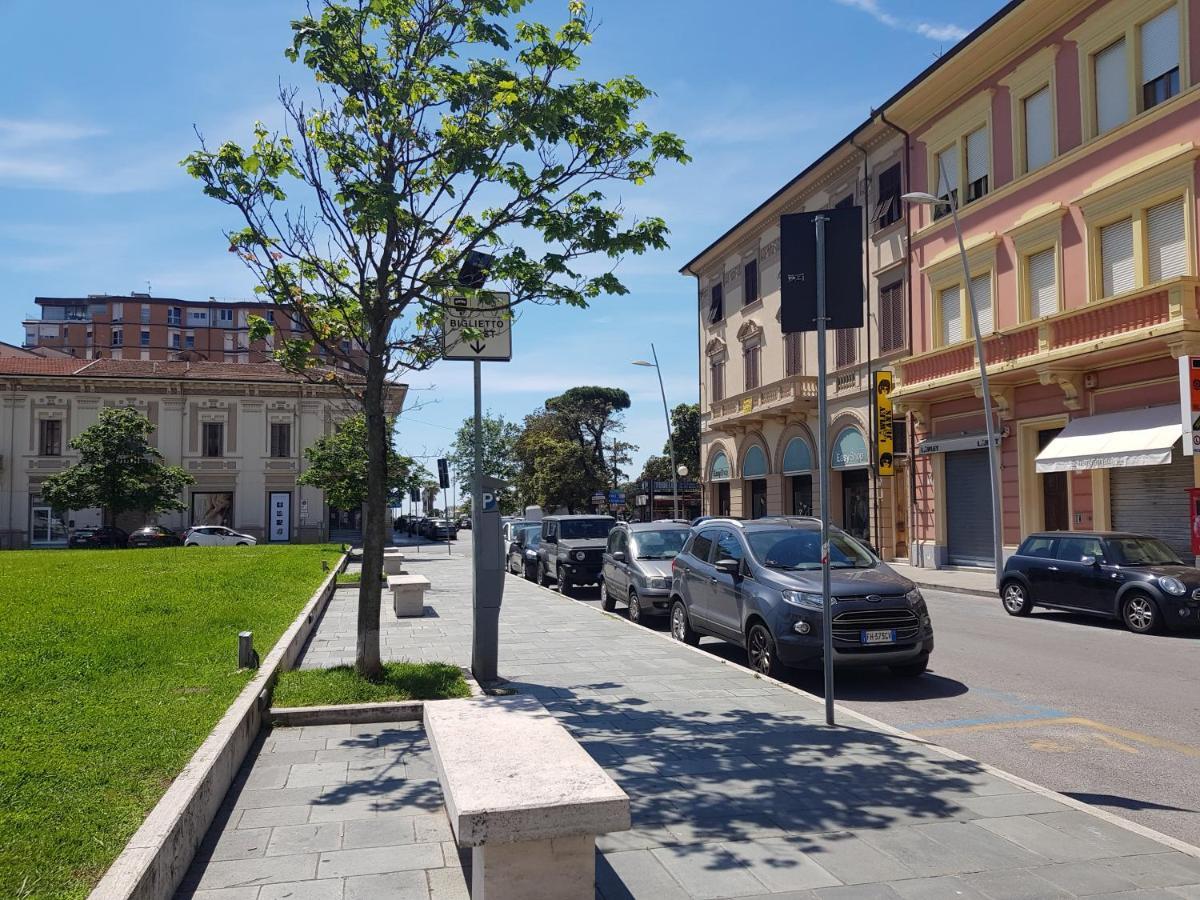 Historical Apartments By Seaside فياريجيو المظهر الخارجي الصورة
