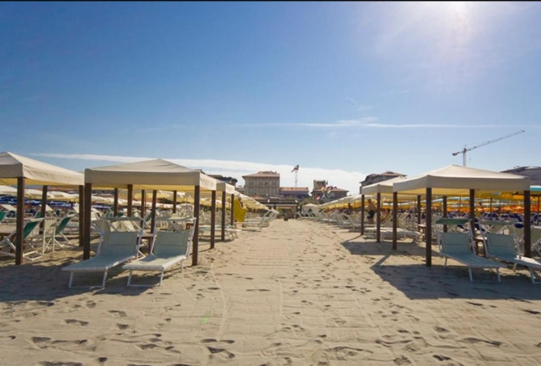 Historical Apartments By Seaside فياريجيو المظهر الخارجي الصورة